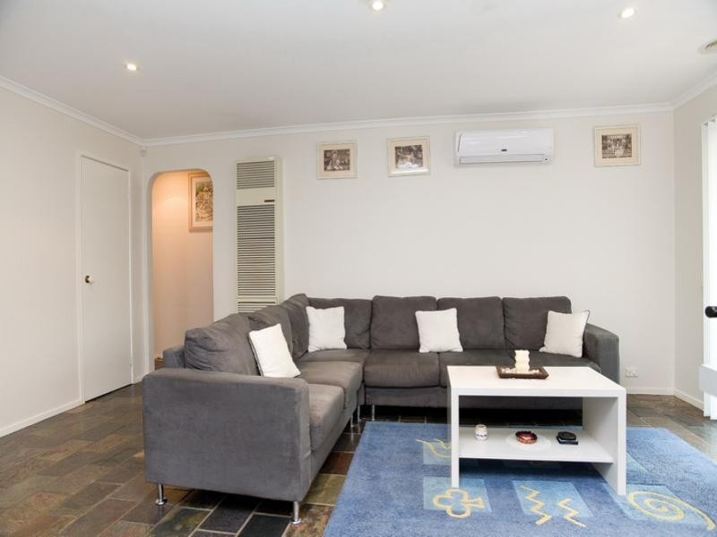 87 Prince of Wales Avenue, Mill Park VIC 3082