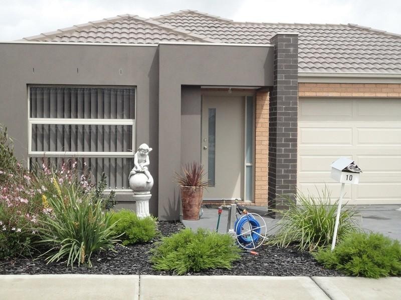 10 Friabird Road, South Morang VIC 3752