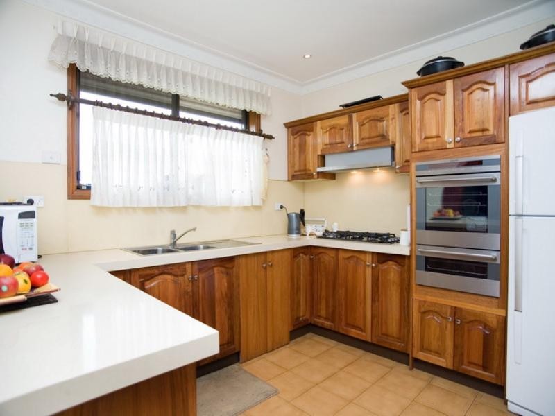 6 Capri Court, Reservoir VIC 3073