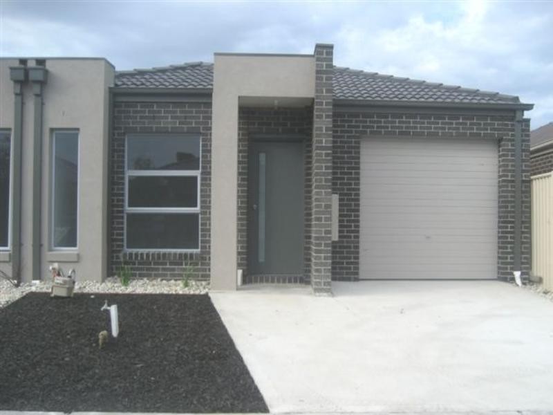 1/1 Farmhouse Boulevard, Epping VIC 3076