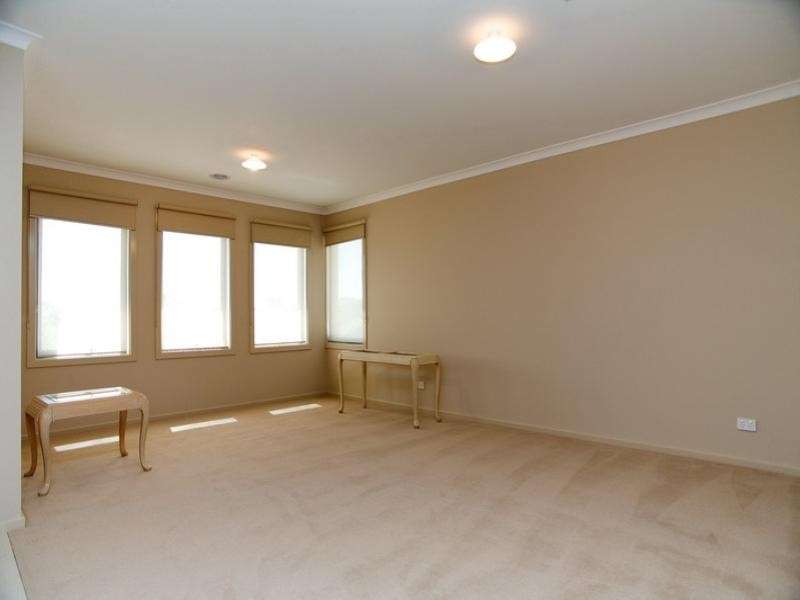 27 Woodridge Crescent, Doreen VIC 3754