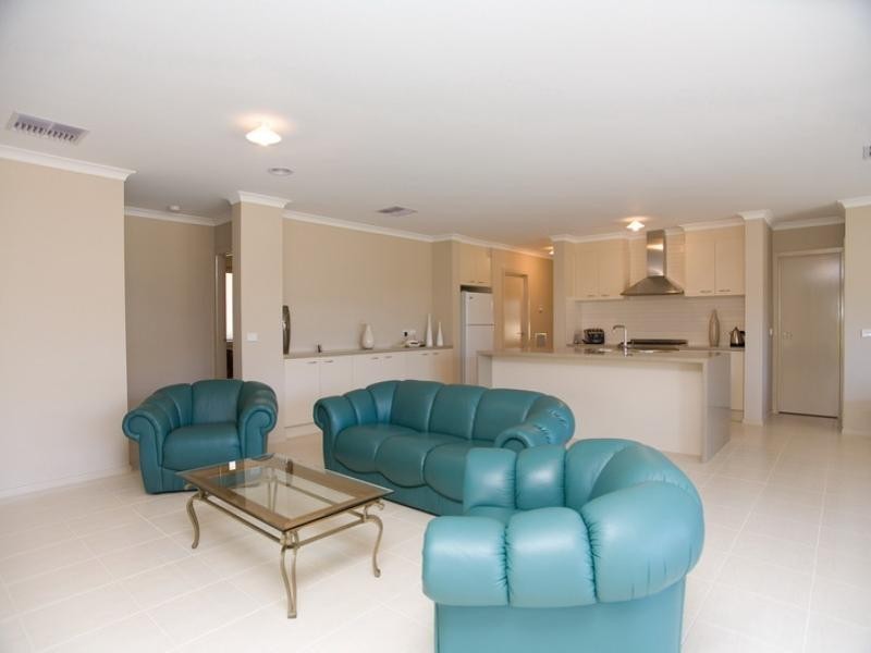 27 Woodridge Crescent, Doreen VIC 3754