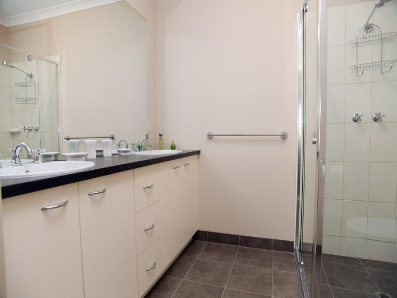 27 Woodridge Crescent, Doreen VIC 3754