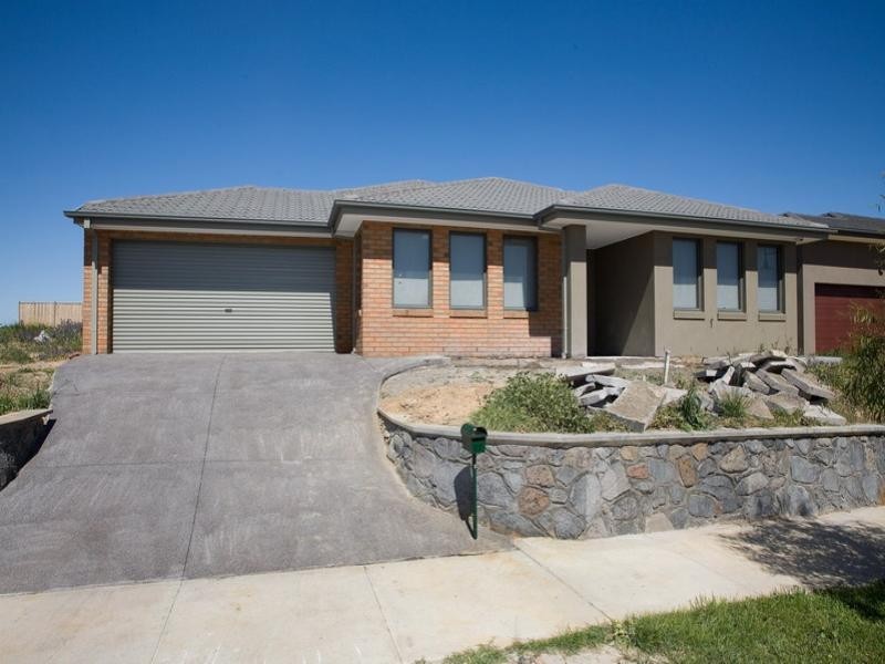 27 Woodridge Crescent, Doreen VIC 3754