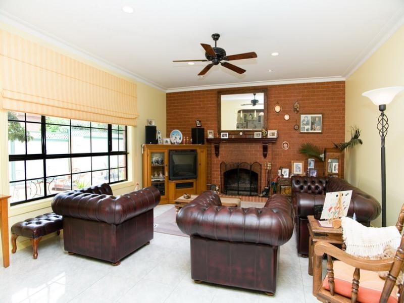 2 Silverthorn Court, Mill Park VIC 3082