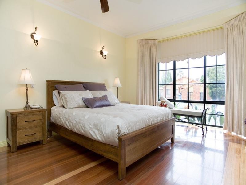 2 Silverthorn Court, Mill Park VIC 3082