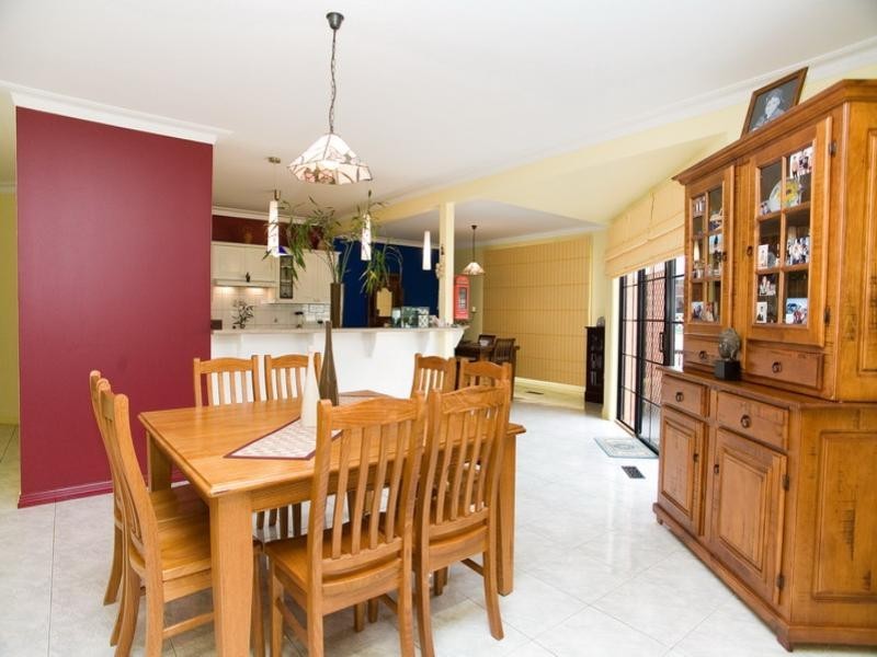 2 Silverthorn Court, Mill Park VIC 3082