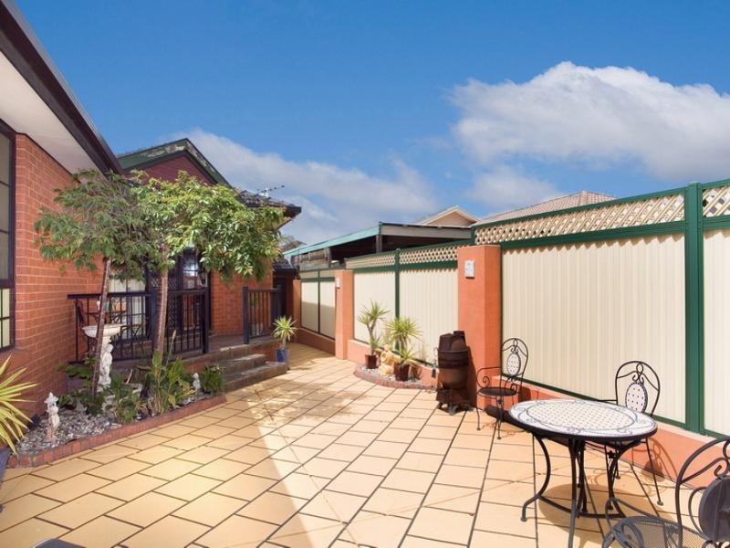 2 Silverthorn Court, Mill Park VIC 3082