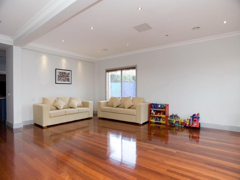 5 Featherpark Terrace, South Morang VIC 3752