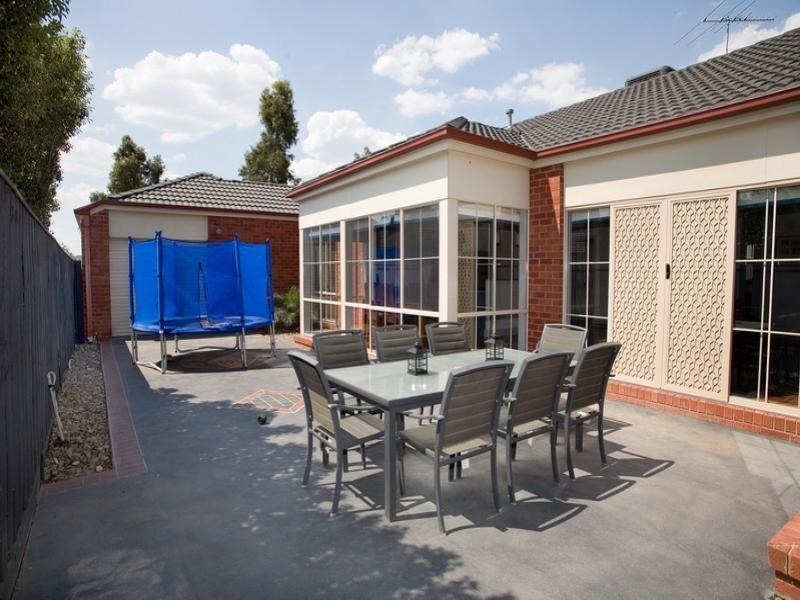 5 Featherpark Terrace, South Morang VIC 3752