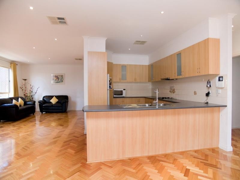 6 Rocky Court, Epping VIC 3076