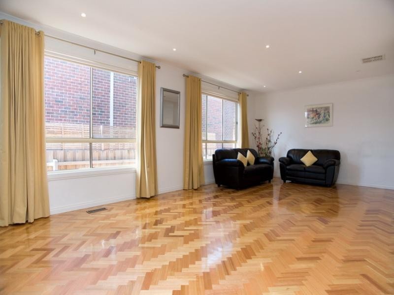 6 Rocky Court, Epping VIC 3076