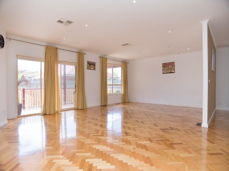 6 Rocky Court, Epping VIC 3076