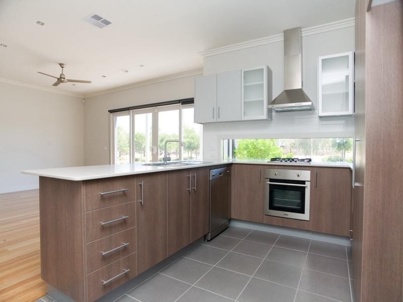 18 McKillop Avenue, Epping VIC 3076