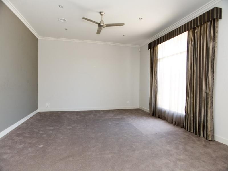 18 McKillop Avenue, Epping VIC 3076