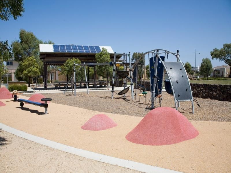 18 McKillop Avenue, Epping VIC 3076