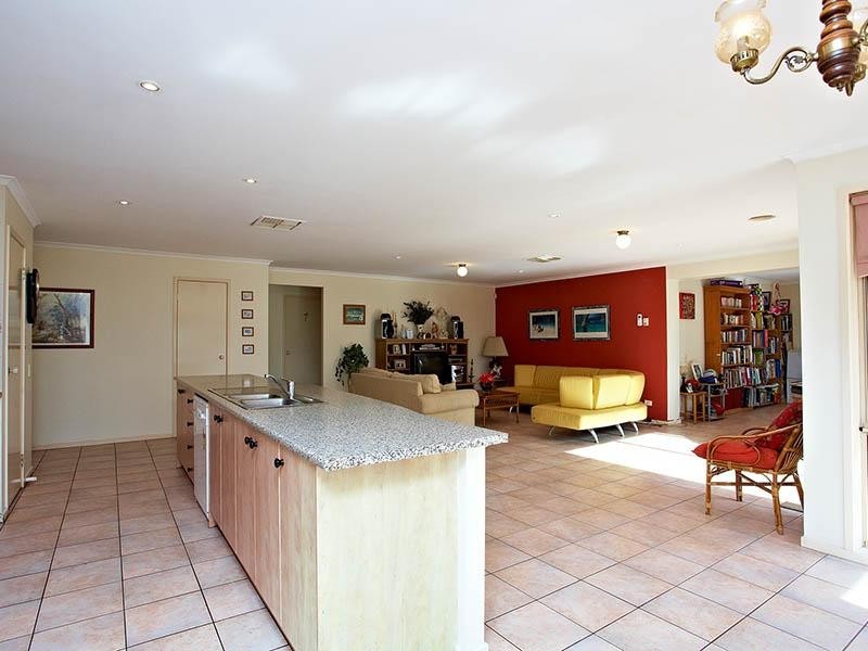 19 Retland Drive, Whittlesea VIC 3757