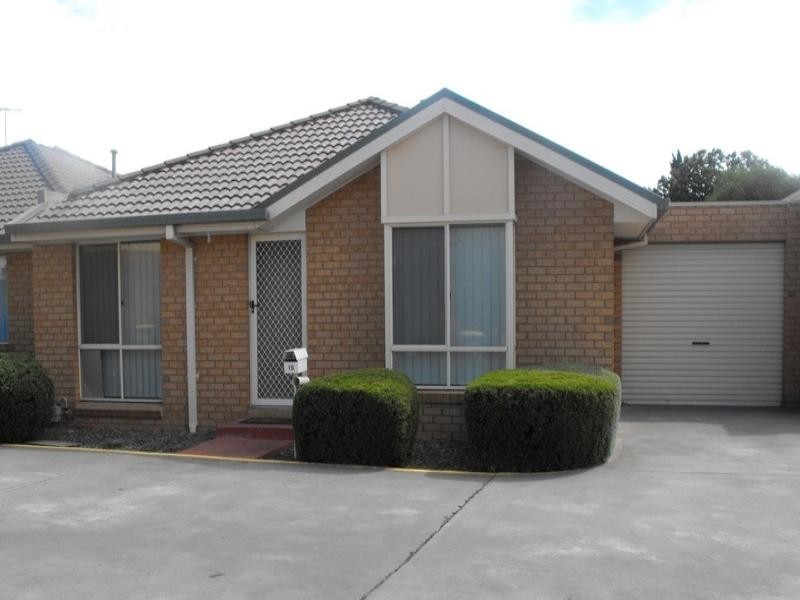 15 Elinda Place, Reservoir VIC 3073