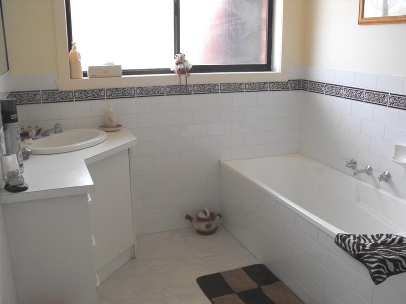 2/42 Northumberland Drive, Epping VIC 3076