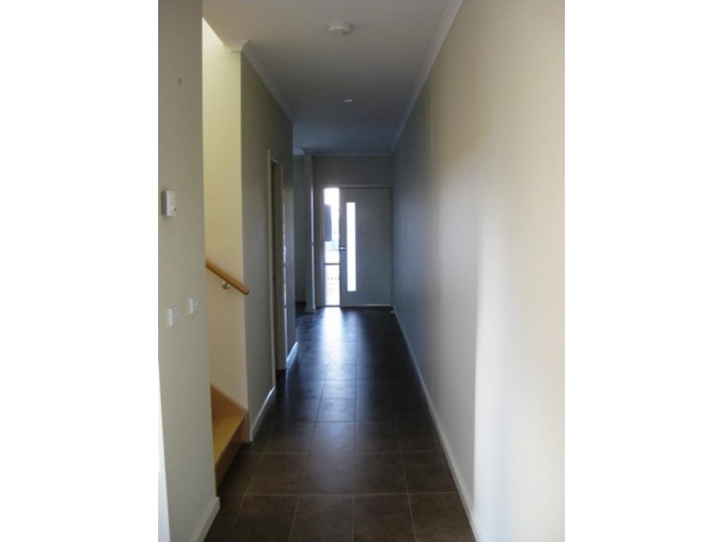 1/58 Moore Street, Coburg VIC 3058