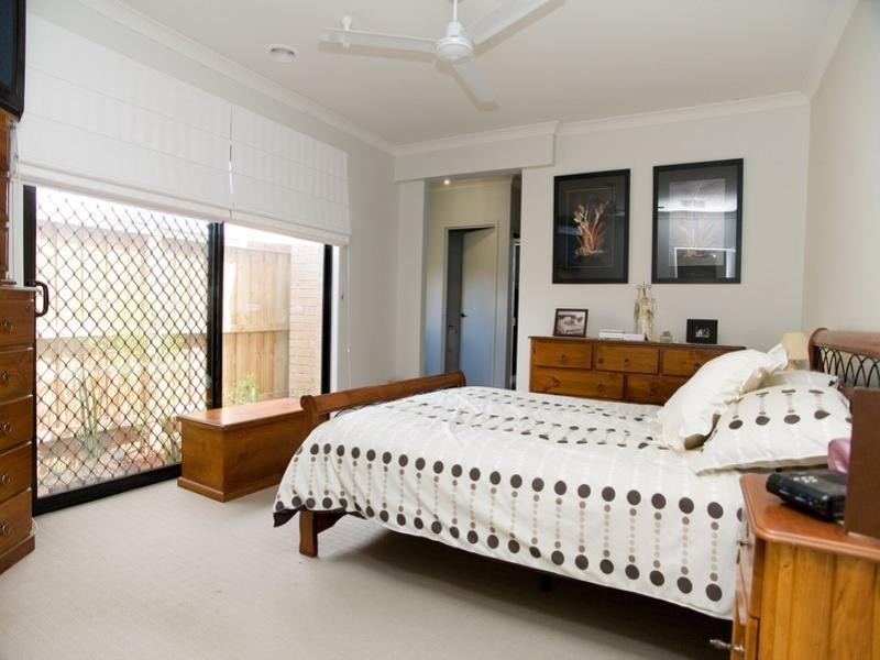 8 Creeds Farm Lane, Epping VIC 3076