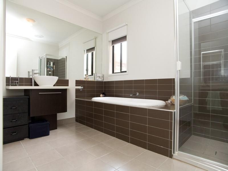 8 Creeds Farm Lane, Epping VIC 3076