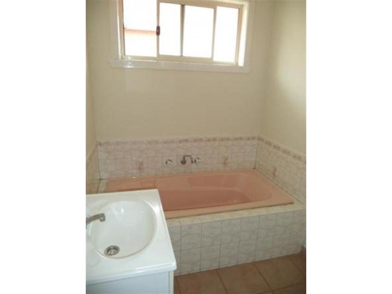 1/14 Teneriffe Close, Epping VIC 3076