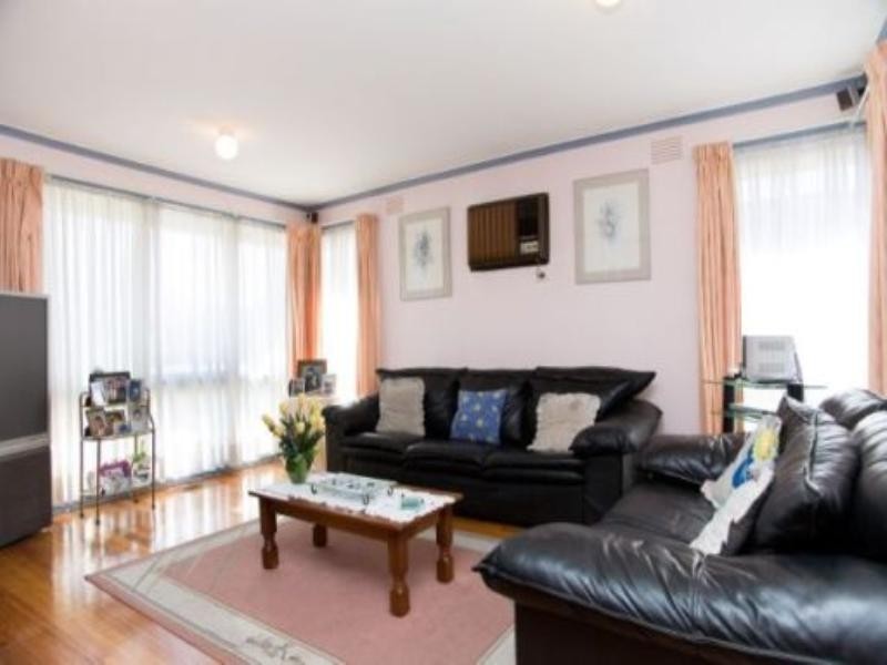 10 Cambridge Court, Thomastown VIC 3074