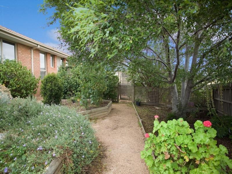 7 Dorrington Court, Mill Park VIC 3082