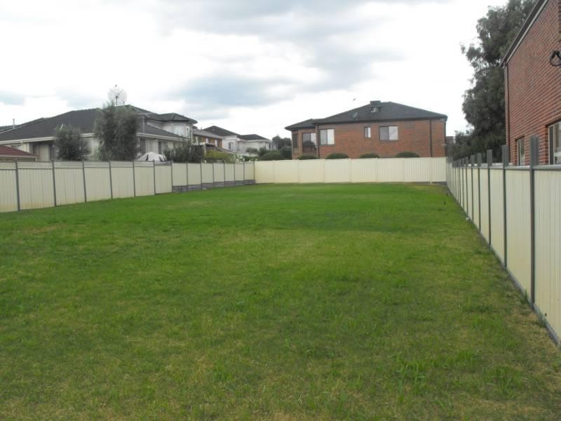 8 Norland Court, Mill Park VIC 3082