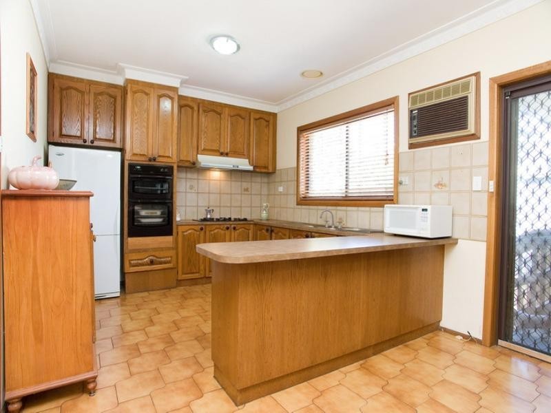 9 Rustic Court, Thomastown VIC 3074