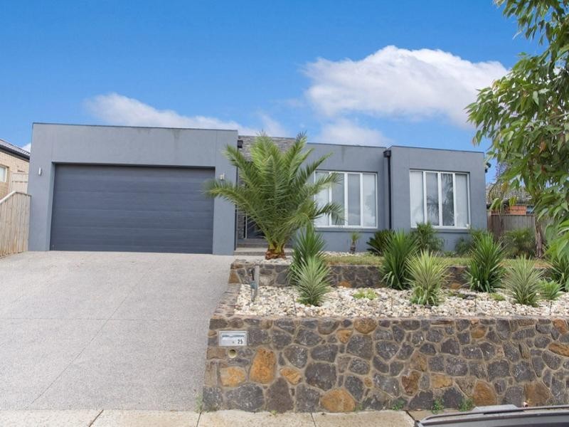 25 Thornholm Road, South Morang VIC 3752