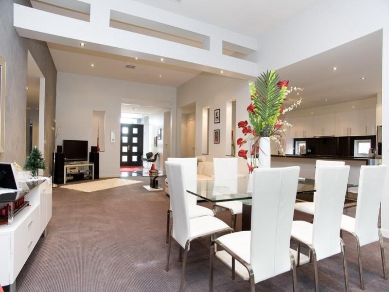 25 Thornholm Road, South Morang VIC 3752