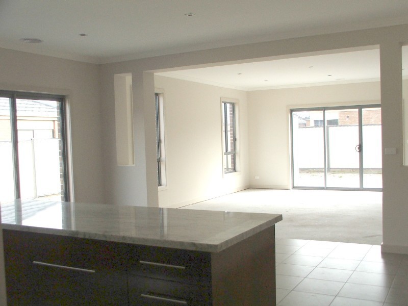6 Crane Avenue, Epping VIC 3076