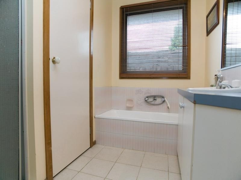 3 Abercarn Avenue, Craigieburn VIC 3064