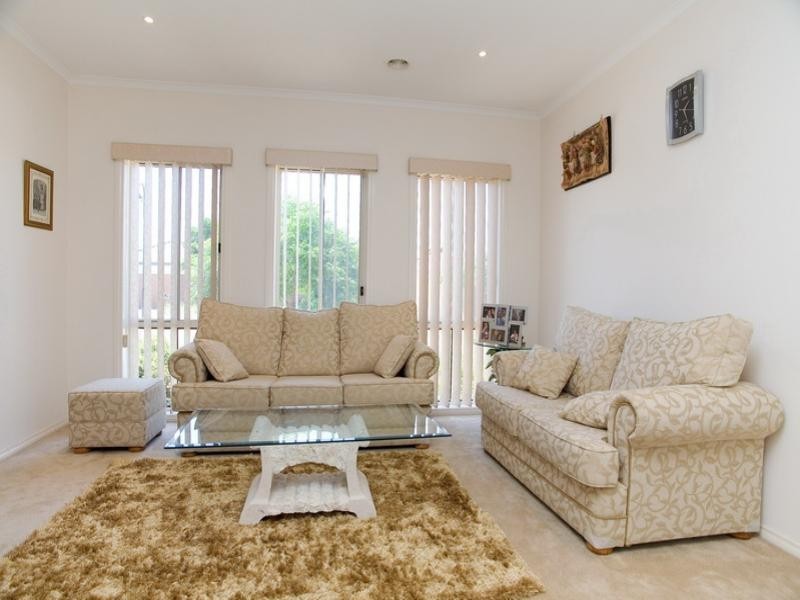 4 Flame Crescent, South Morang VIC 3752