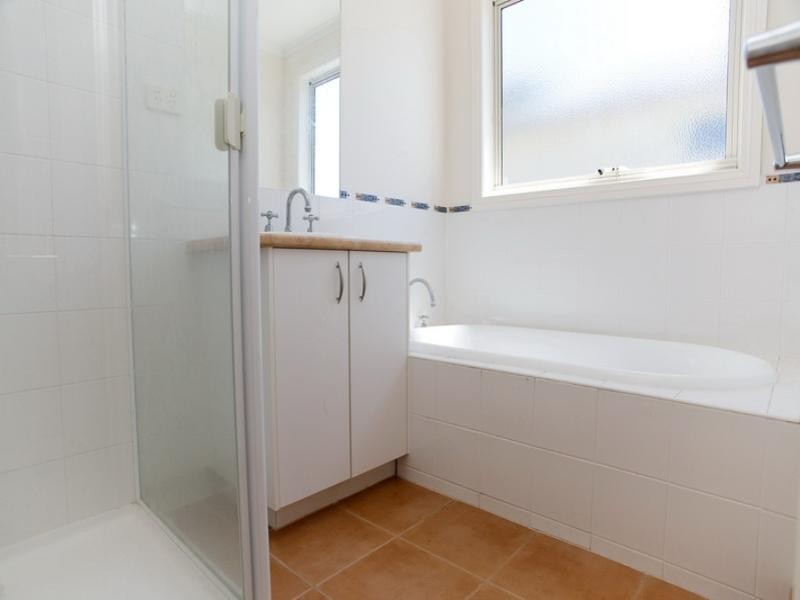 4 Flame Crescent, South Morang VIC 3752