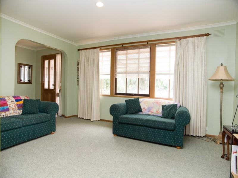 9 Silvercreek Road, Flowerdale VIC 3658