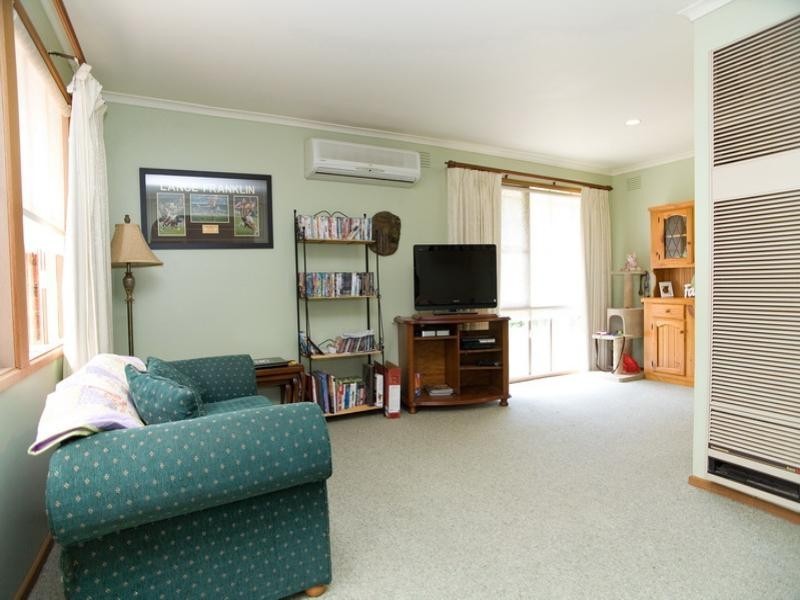 9 Silvercreek Road, Flowerdale VIC 3658