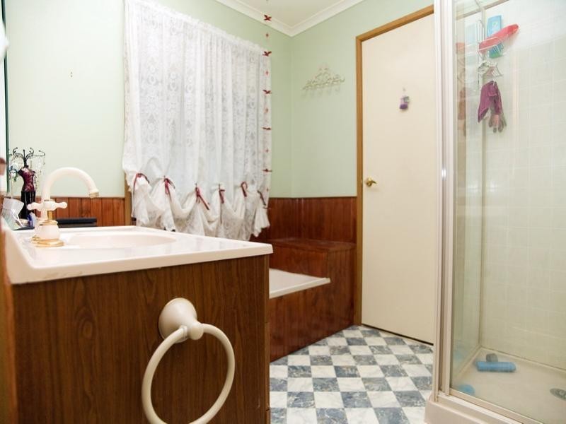 9 Silvercreek Road, Flowerdale VIC 3658