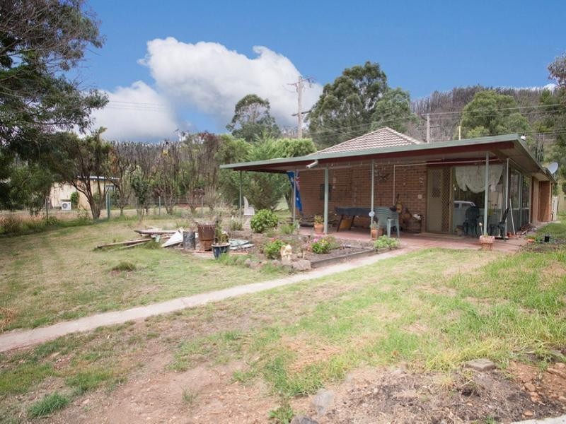 9 Silvercreek Road, Flowerdale VIC 3658