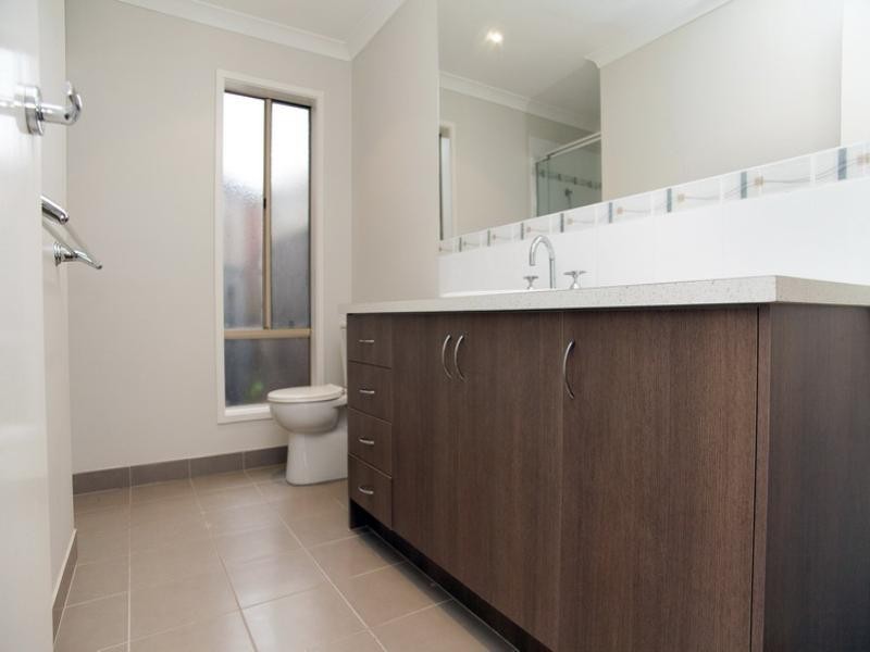 13 Shaftesbury Drive, Epping VIC 3076