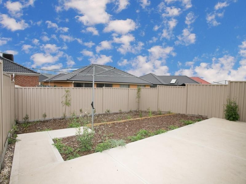 13 Shaftesbury Drive, Epping VIC 3076