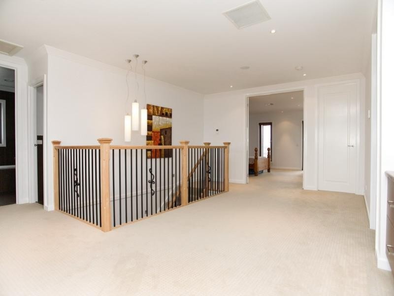 38 Tara Valley Crescent, Doreen VIC 3754