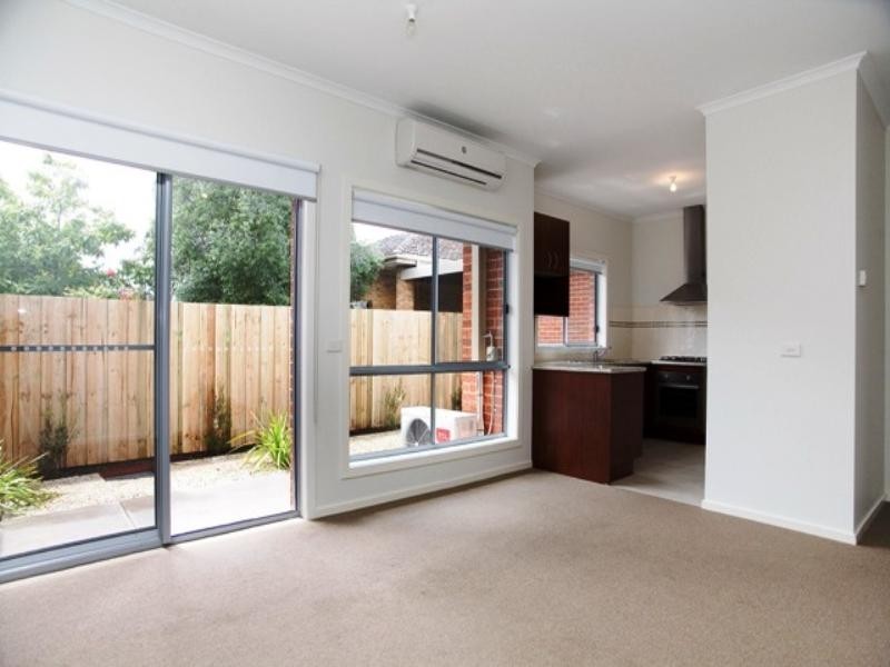 2/5 Aberdeen Street, Reservoir VIC 3073