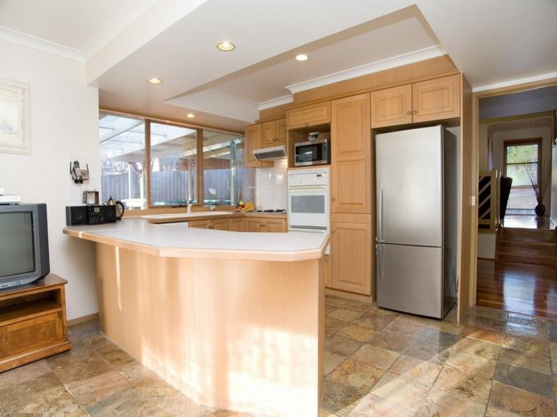 25 Bowman Drive, Mill Park VIC 3082