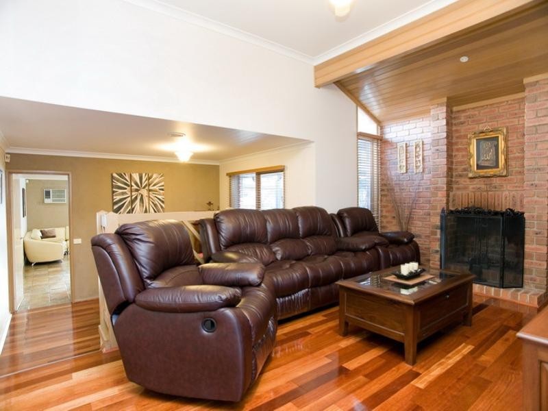 25 Bowman Drive, Mill Park VIC 3082