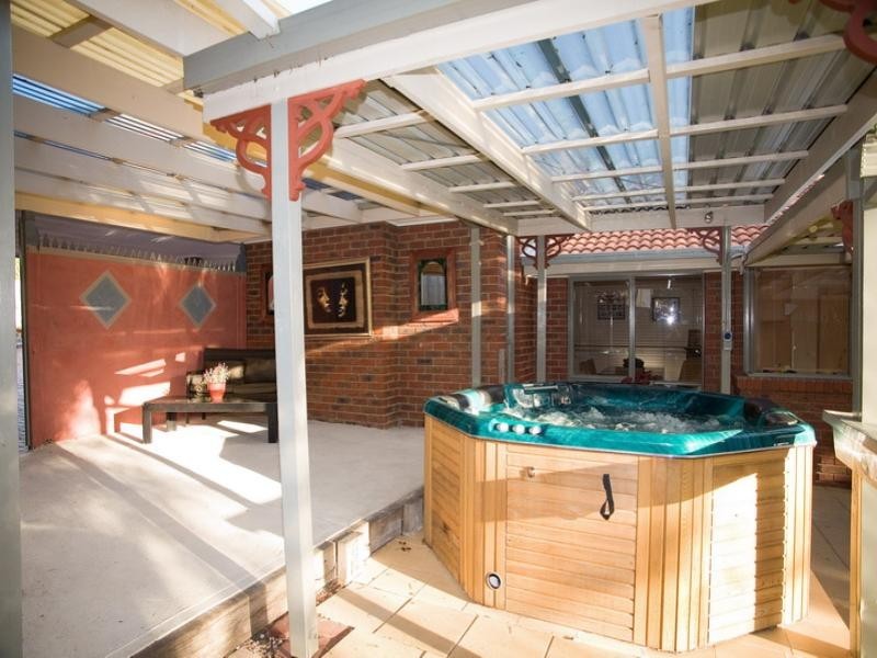 25 Bowman Drive, Mill Park VIC 3082