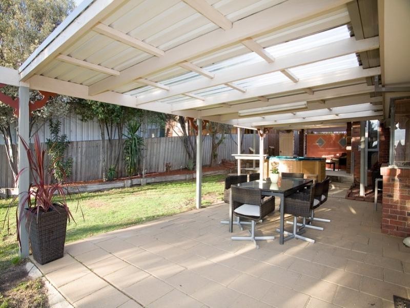 25 Bowman Drive, Mill Park VIC 3082