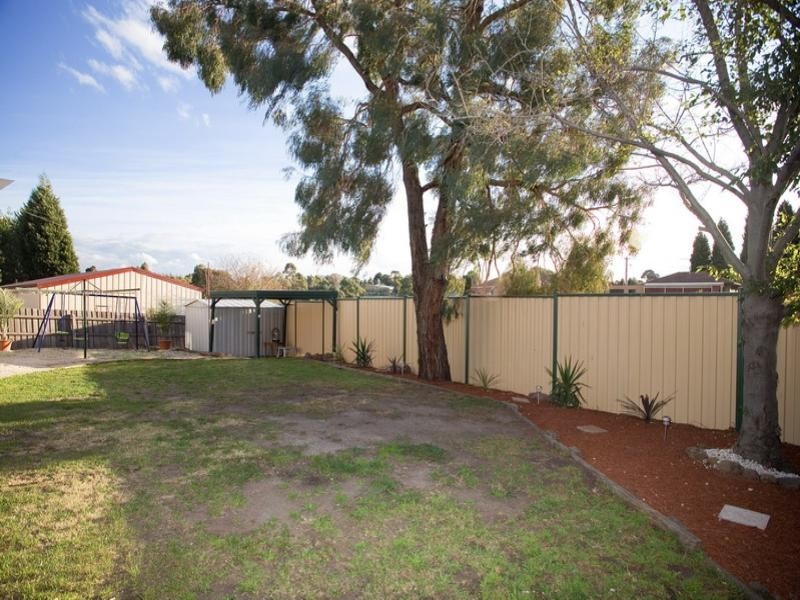 25 Bowman Drive, Mill Park VIC 3082